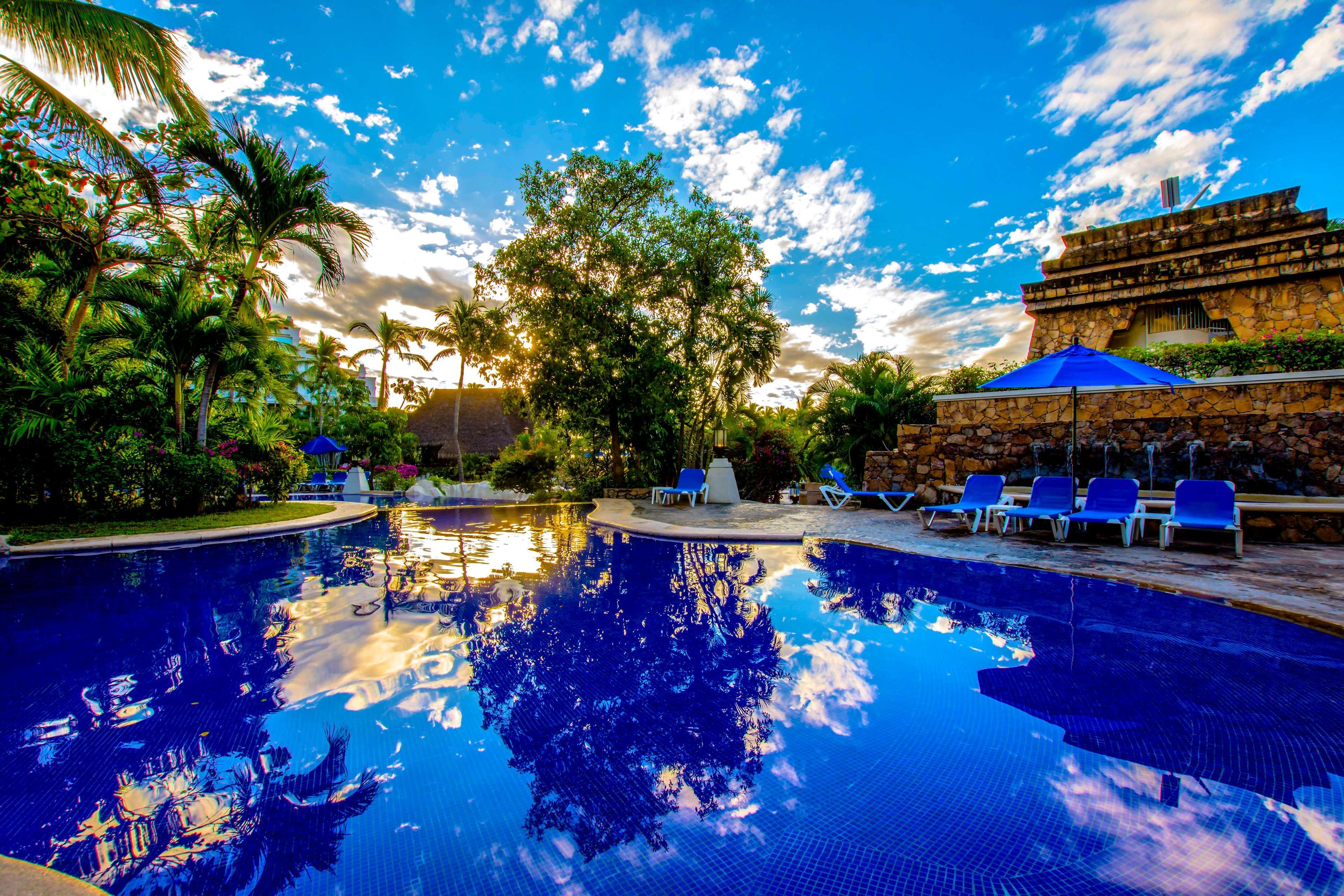 فندق بارسيلو كارمينا - شامل الكل مانزانيلو المظهر الخارجي الصورة The swimming pool at the hotel