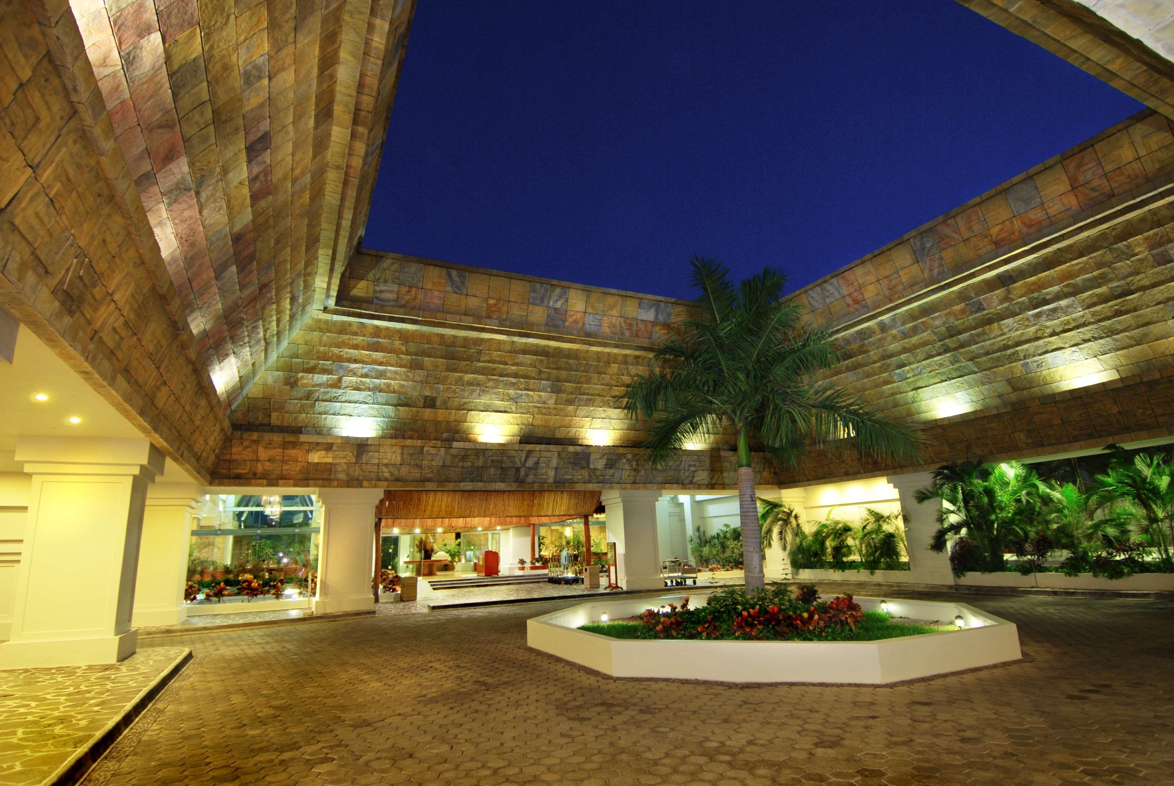 فندق بارسيلو كارمينا - شامل الكل مانزانيلو المظهر الخارجي الصورة The lobby of the hotel